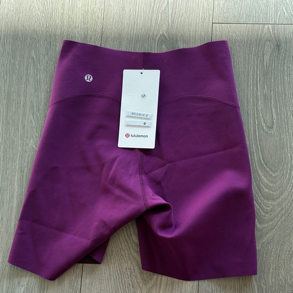 NWT Lululemon Glow Up Super-High-Rise Short 6" Chilled Grape Size 6 - Picture 2 of 6